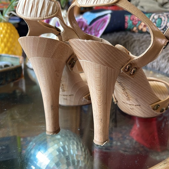 Manolo Blahnik Y2K wood platform sandal heels - Picture 7 of 10